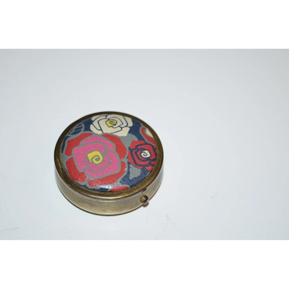 Fossil Decorative Pill Box Trinket‎ Case Metal Leather top floral Estate find